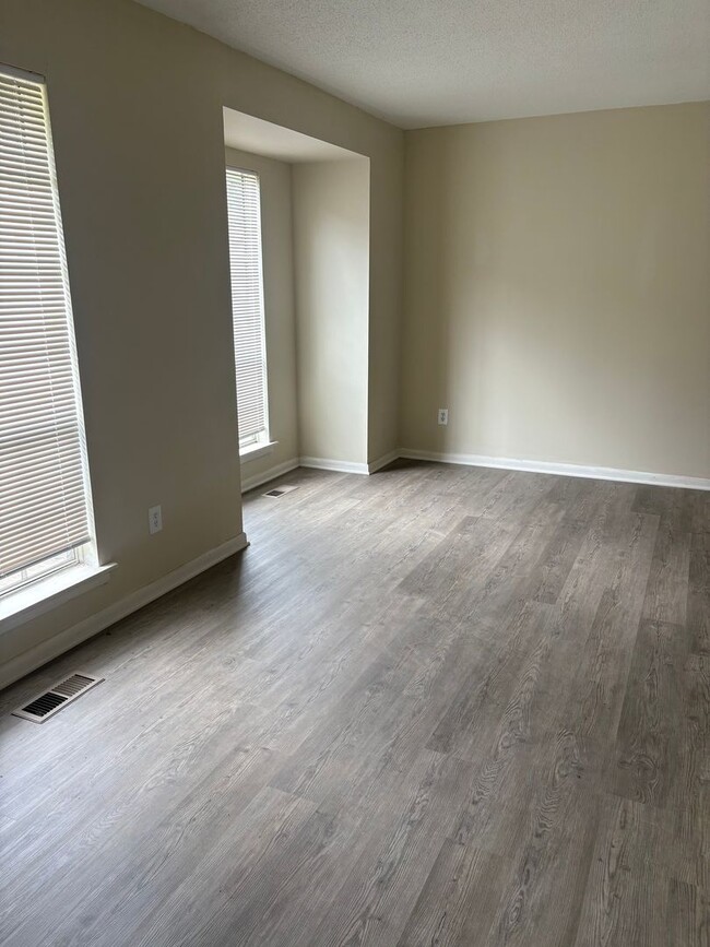 Photo - New For Rent!