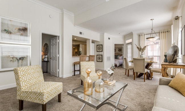 D2 Living Spacious Living/Dining