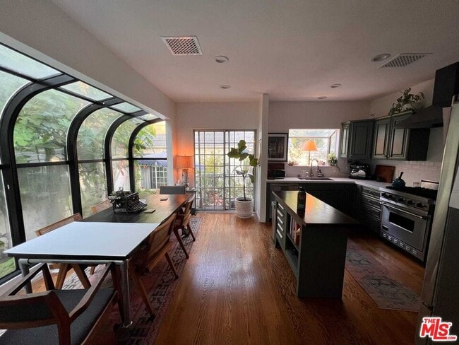 Photo - 8998 Lloyd Pl