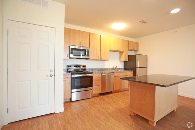 2BR, 2BA - B-L