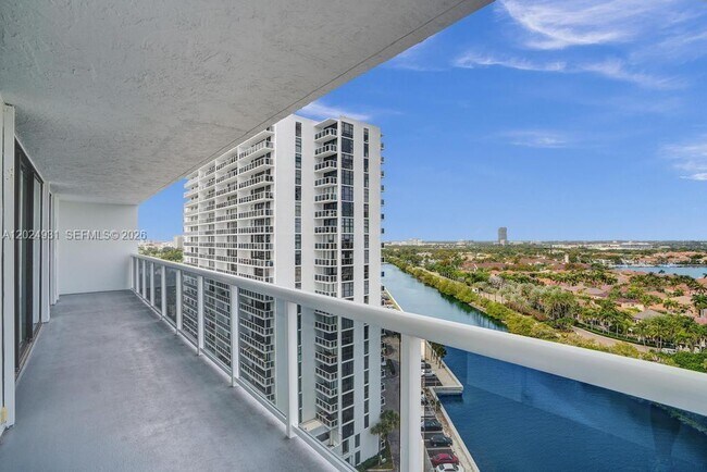 Photo - 20515 E Country Club Dr Unit 1641