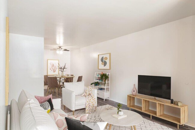 Lincoln Park Apartments and Townhomes
