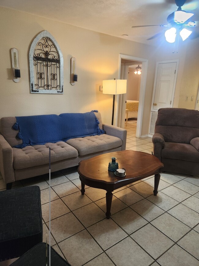402 Ulman Ave Unit 402B
