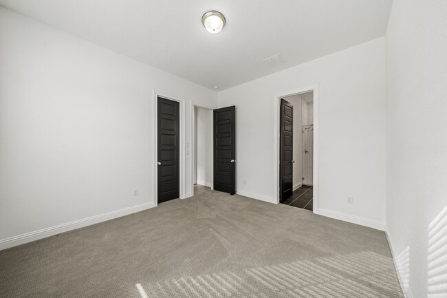 Building Photo - 18935 Wild Thornberry Dr