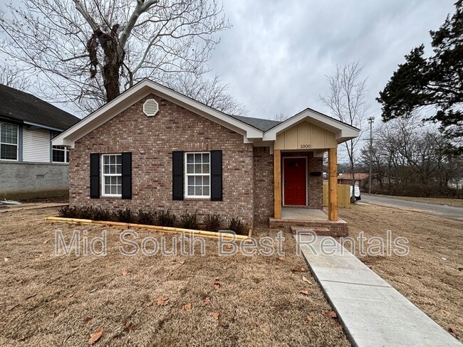 Building Photo - 1000 Rice St