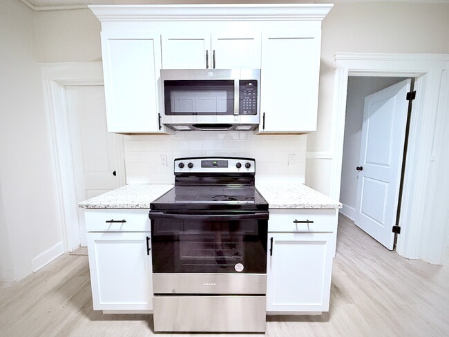 Photo - 37 Southfield Ave Unidad B