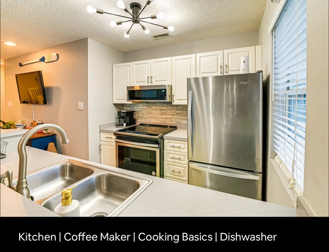 Kitchen - 412 28th Ave N Unit H