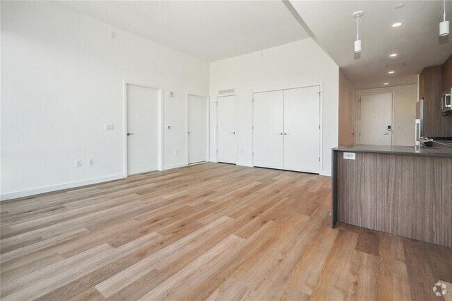 Building Photo - 50 Clinton Pl Unit PH14 Rental