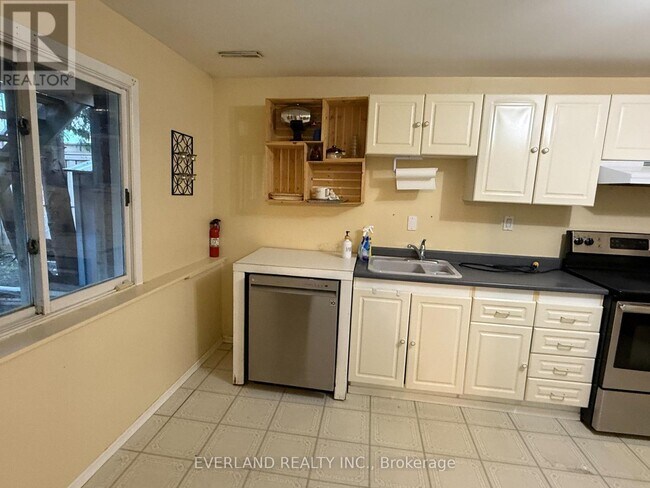 Photo - 156 Bristol Rd