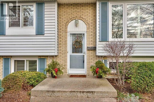 Photo - 1261 Richards Crescent