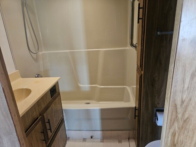 3142 N Balboa Ave Unit 13