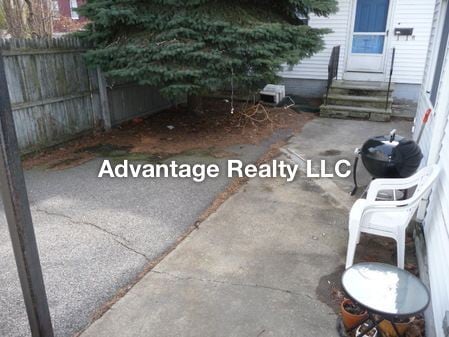 Building Photo - 144 Thorndike St Unit 1