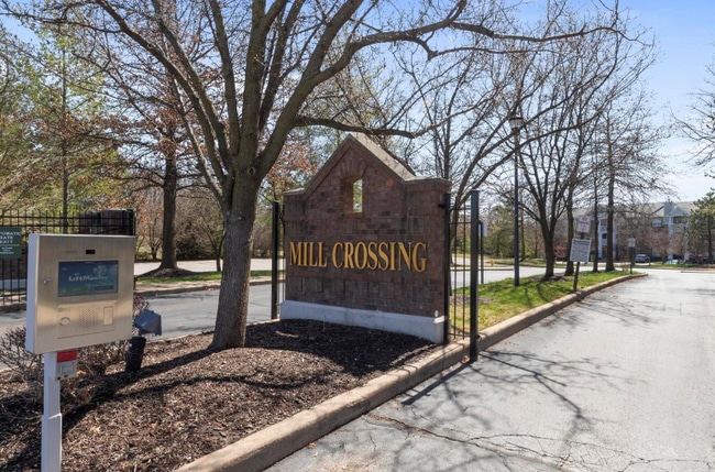 Building Photo - 13115 Mill Crossing Ct Unit 303