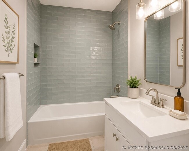 Photo - 5605 Pinewood Ave