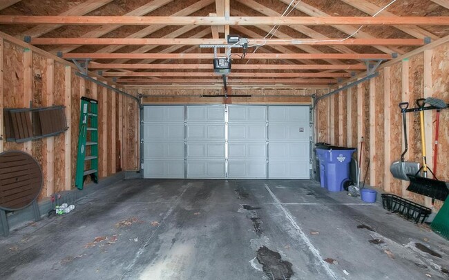 Garage! - 1008 8th St SE House