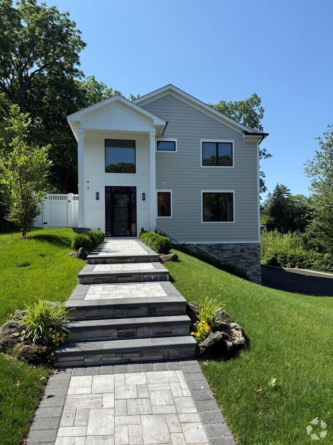Building Photo - 2 Arthur Pl Rental