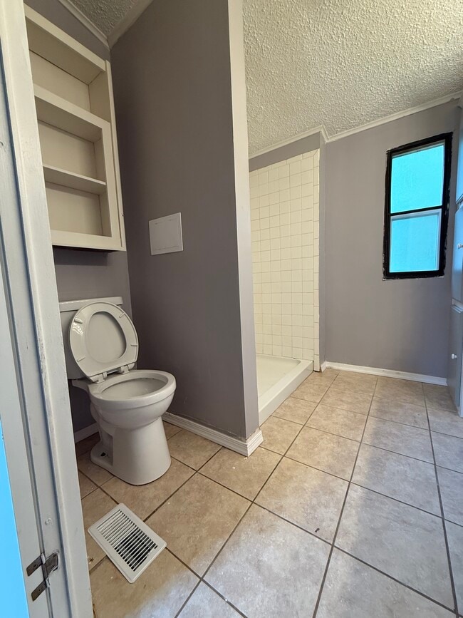 Photo - 19 Clifton Manor Dr