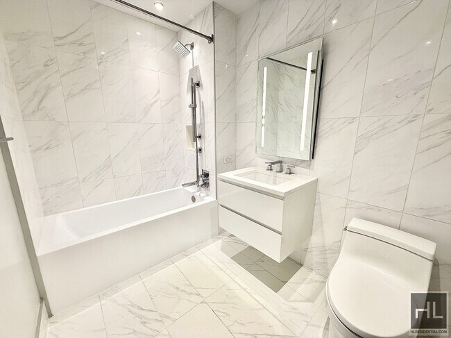 Photo - EAST 2ND ST Unidad 6E