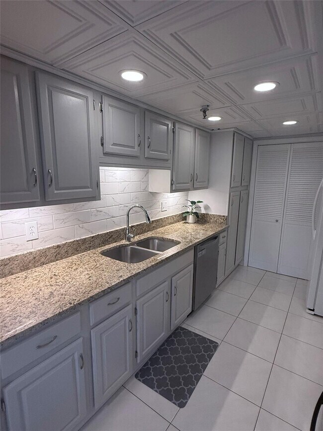 Photo - 859 Jeffery St Unit 1040