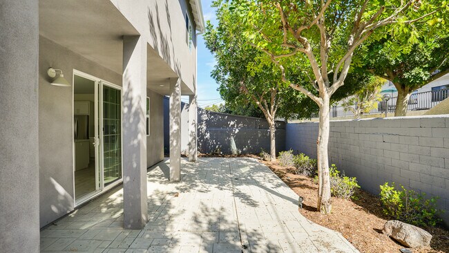 Photo - 3938 S Victoria Ave