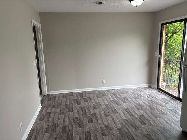 Photo - 3 bed 1 bath unit in duplex