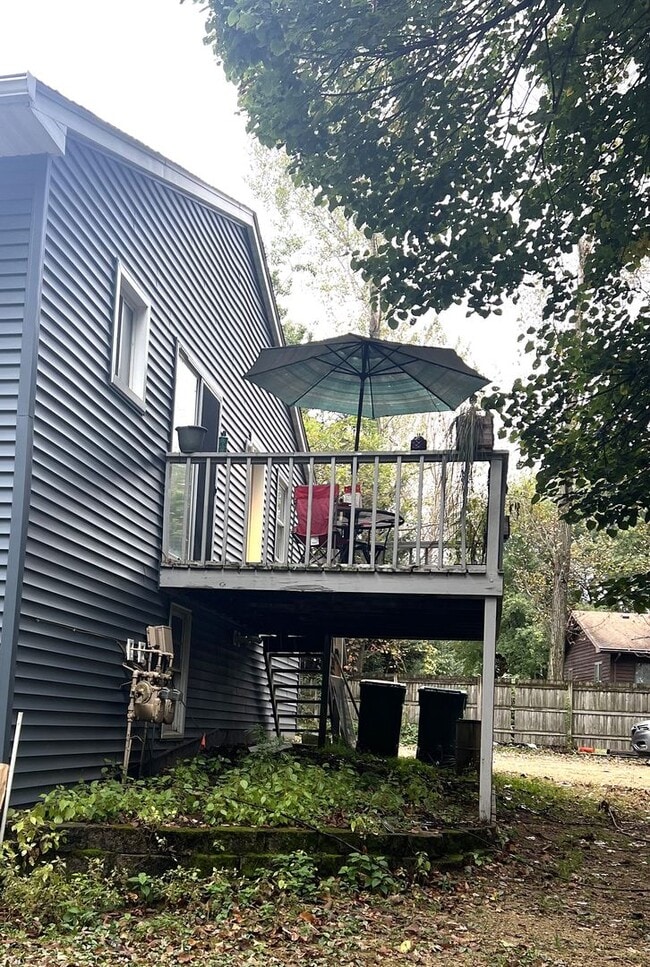 Building Photo - Welcome to Lyd Townhomes — Your Peaceful R... Unit A