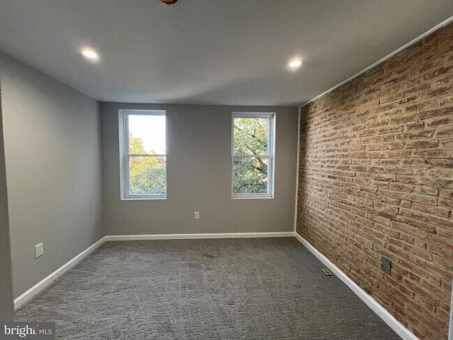 Photo - 220 N Montford Ave