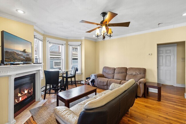 Photo - 18 Gaston St Unit 2