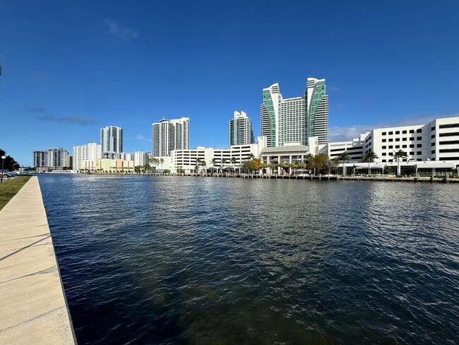 Photo - 200 Leslie Dr Unit 523