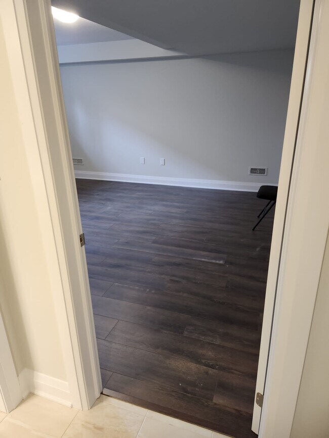 Photo - 235 Raspberry Pl