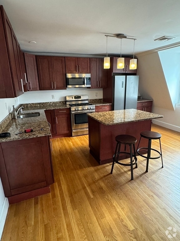 Building Photo - 1798 Beacon St Unit 2 Rental