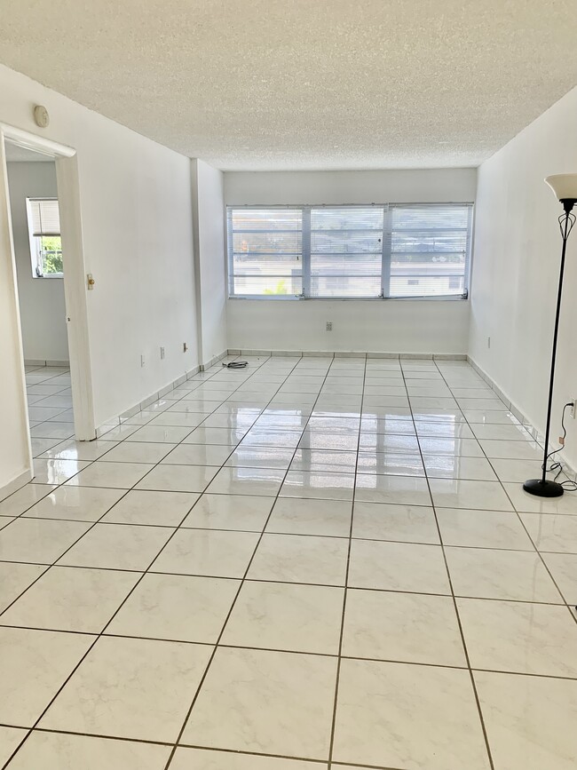 Huge Living Space for Dining Room and Living Room - 2690 SW 22nd Ave Apartment Unit 306