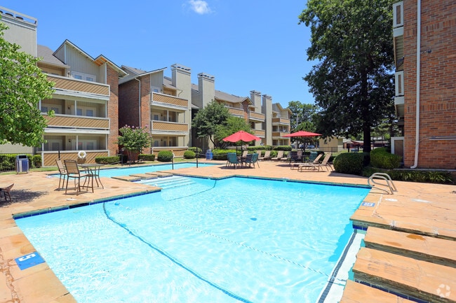Lincoln Glens Apartments For Rent In Tulsa Ok Forrent Pool Lincoln Glens Apartments