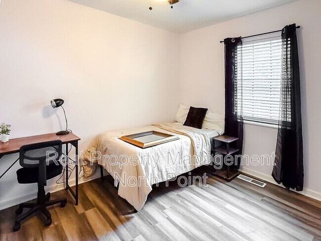 Photo - 515 Lynch Ave NW