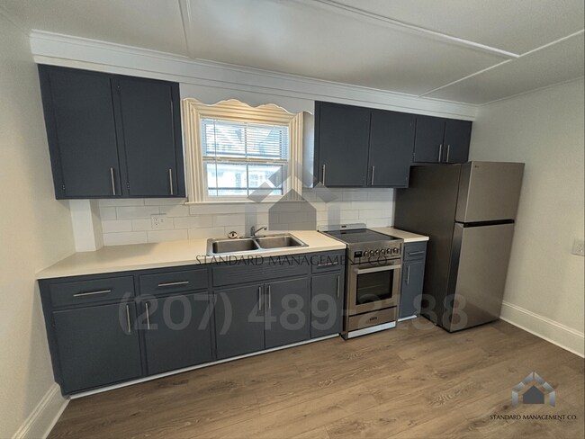 Building Photo - 2 Elm St Unit 3