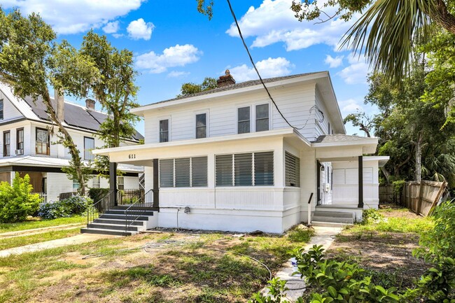 Photo - Beautifully renovated 3-bedroom, 2-bathroom upstairs apartment in the heart of historic Eustis!
