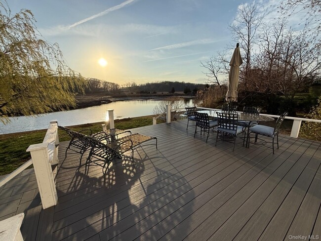 Photo - 329 Centre Island Rd