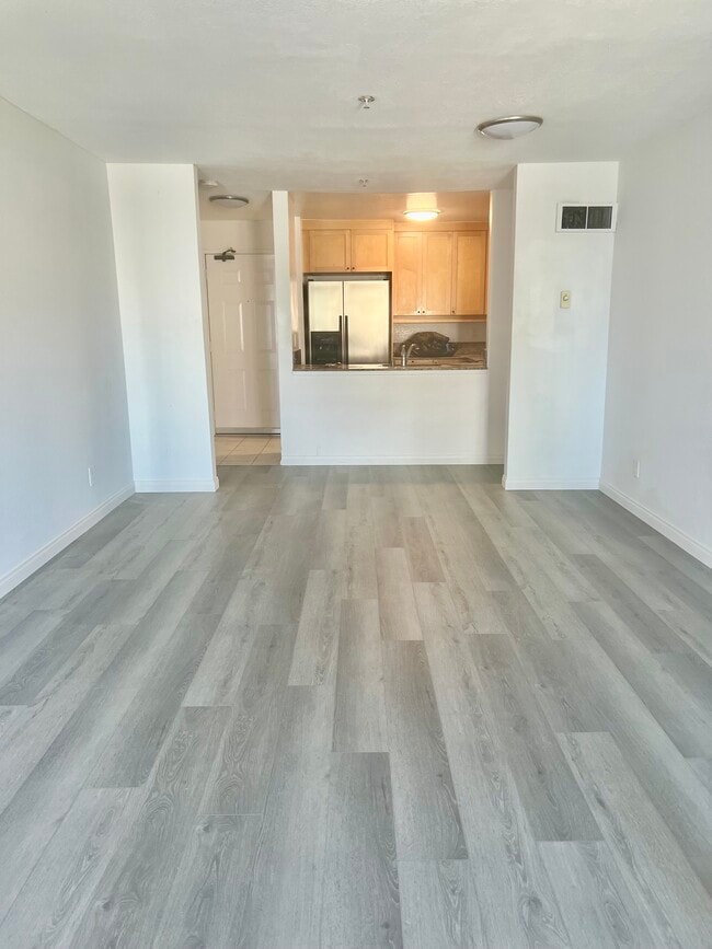 Photo - 3550 Lebon Dr