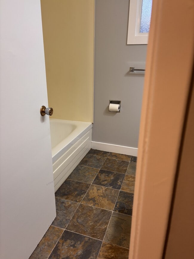 Photo - 1900-3001900 Strathcona Ave