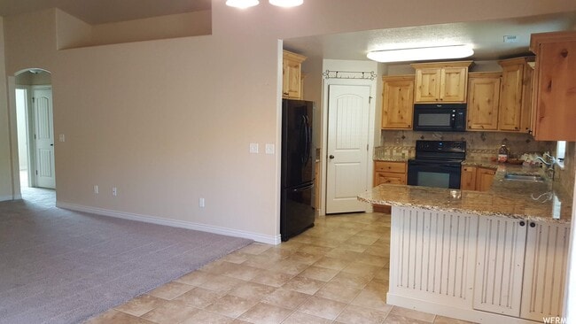 Photo - 859 N 460 E