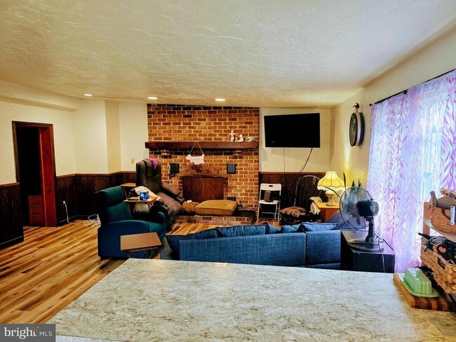 Photo - 65 E Hanover St