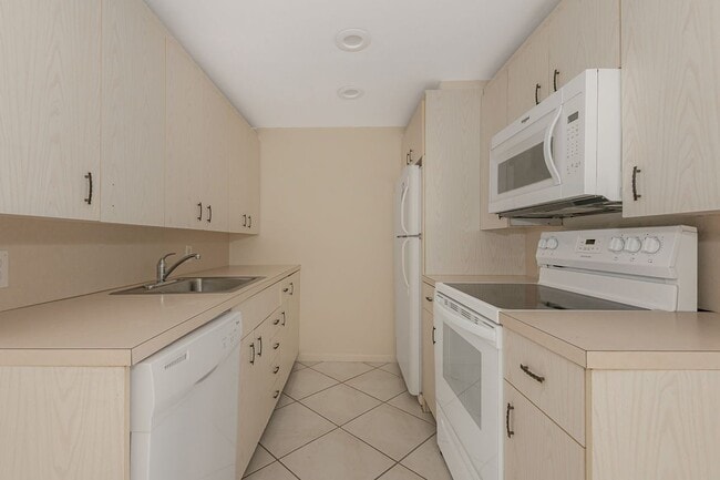 Photo - 2009 Cornwall Dr