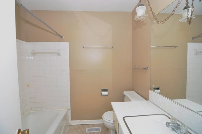 Photo - 1909 Forney Dr NW