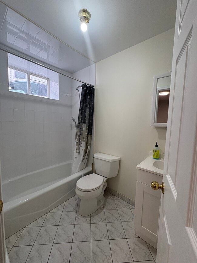 Photo - 273 Eltingville Blvd Unit side apartment