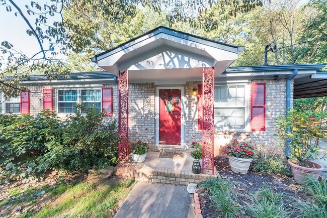 Front - 4001 Scarlett Ln