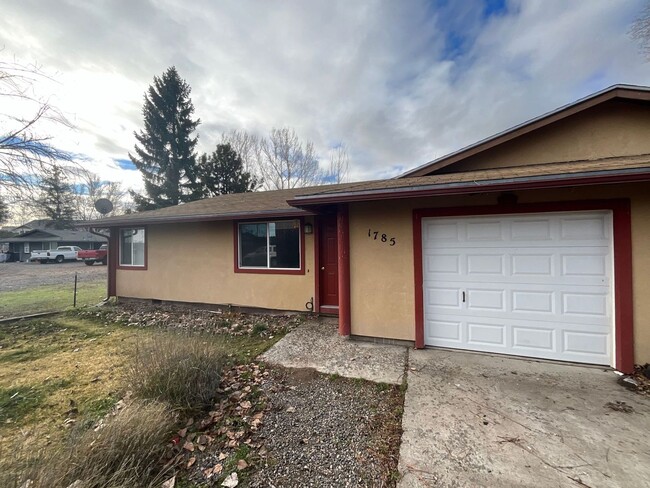 2 Bedroom Duplex in Prineville - 2 Bedroom Duplex in Prineville Casa Adosada