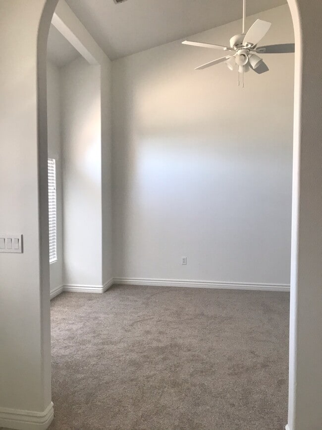 Photo - 876 Lizzie Ln