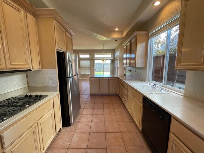 1621 Linnea Ln