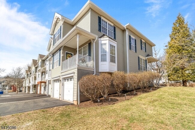Photo - 20 Chesterfield Ct