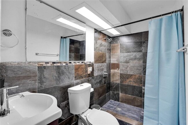 Photo - 2175 NE 56th St Unidad 107